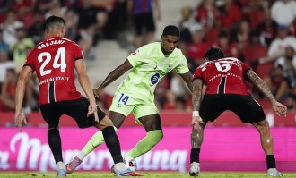 巴萨神锋西甲首秀就这？替补席都坐不稳的水平，巴萨买错人了