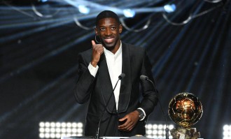 创造历史！邦马蒂女足金球三连冠，登贝莱携PSG三冠王荣膺男子金球