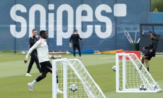 金球奖大洗牌！巴黎圣日耳曼历史性夺冠，登贝莱成头号热门，力压17岁亚马尔？