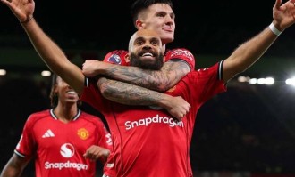 鲁尼对姆贝莫由黑转粉，称其为曼联今年最成功的引援