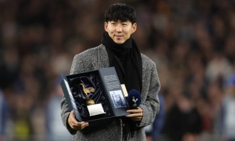 高清：孙兴慜重返热刺告别球迷 这十年太美妙