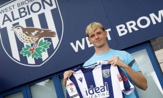 滕哈格爱将出租英冠官宣！曼联已接受罗马报价，但桑乔拒750万年薪