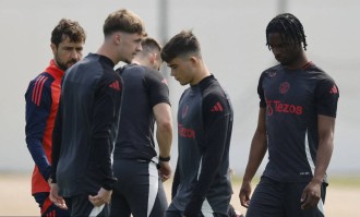 绝了！曼联“抬”纽卡进欧冠，希勒隔空喊话太扎心！红魔球迷：我们呢？