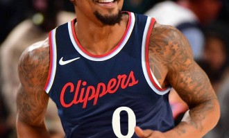 比尔新赛季身披0号球衣 此前将3号让给保罗